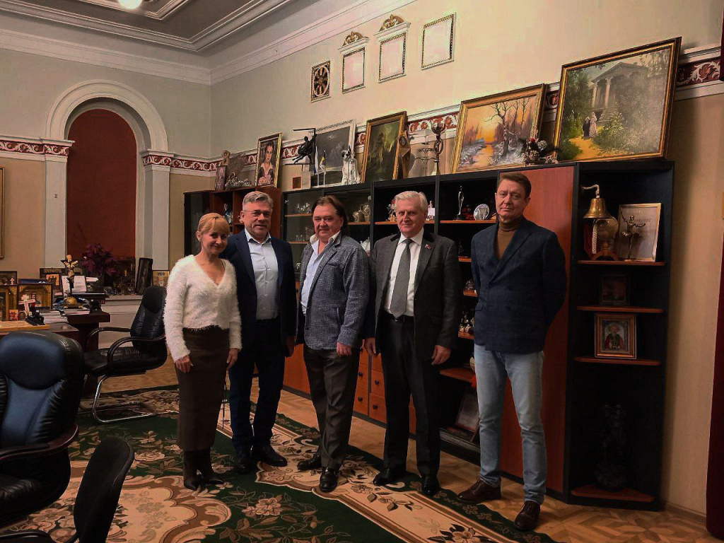 Театр оперы 1.jpg Театр оперы 1.jpg